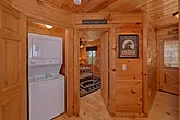 2 Bedroom Cabin with Washing Machine and Dryer