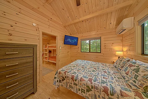 King Bedroom with Cable TV and WiFi - A Camper's Delight