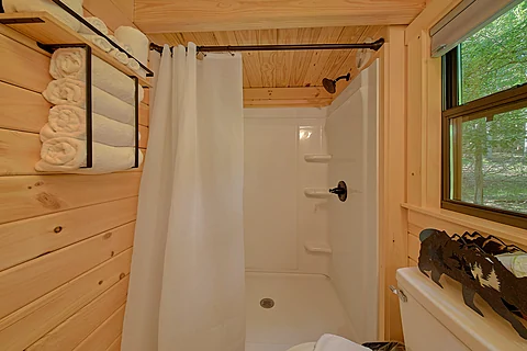 1 Bedroom Cabin with Walk-in Shower - A Camper's Delight