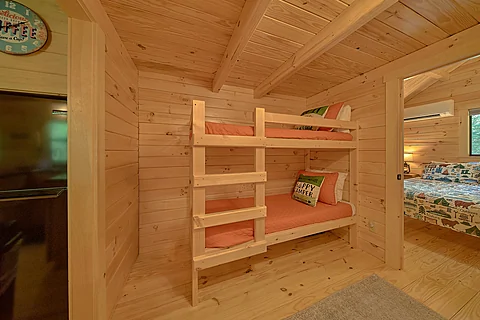Tiny Home with Twin Bunk Beds Sleeps 6 - A Camper's Delight
