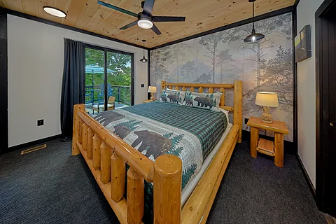 Large King Bedroom Connecting Full Bathroom - A Soaky Adventure