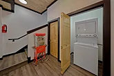 4 Bedroom Cabin with Washer and Dryer