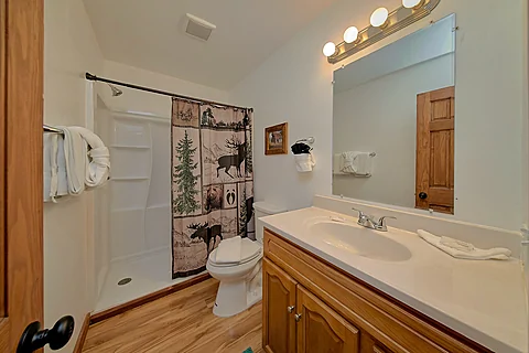 2 bedroom cabin with 2 full bathrooms - Above the Clouds