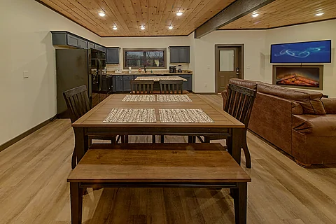 Spacious Dining Table and Chairs - Acorn Lodge