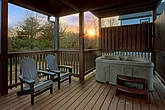 Spacious 4 Bedroom Cabin with Hot Tub