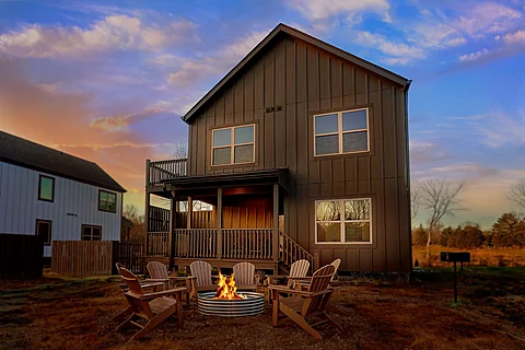 4 Bedroom Cabin in Sevierville with Fire Pit - Acorn Lodge