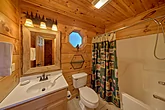 Spacious 1 Bedroom Cabin with 2 Full Bathrooms