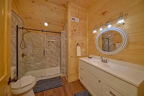 Full Bathroom with Walk-in Shower - Amazing Mountain