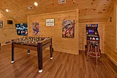 Large 4 Bedroom Cabin with Arcade and Foosball