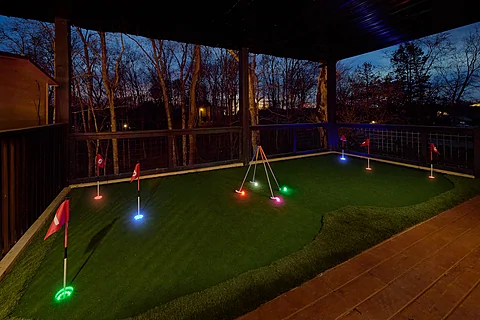 Four Bedroom Cabin with Putt Putt Mini Golf - Amazing Mountain II