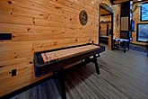 4 Bedroom Cabin with Shuffleboard