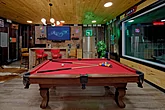 Luxury 4 Bedroom Cabin with Pool Table