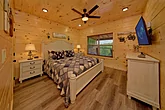 Pigeon Forge cabin with 4 King Master Suites