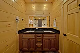 6 Private Baths in 6 bedroom rental cabin