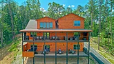 Spacious luxury cabin for groups of 20
