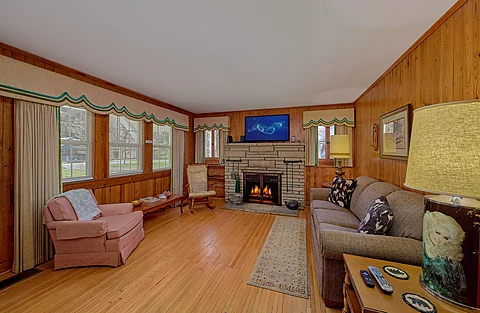 2 Bedroom Cabin Walk To Downtown Gatlinburg - Aspen House