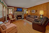2 Bedroom Gatlinburg Cabin Wood Fireplace