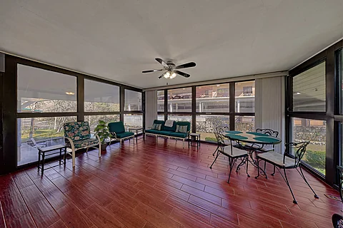 Sunroom with River View Walk To Gatlinburg - Aspen House