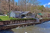 Walk to Gatlinburg from 2 Bedroom Cabin River
