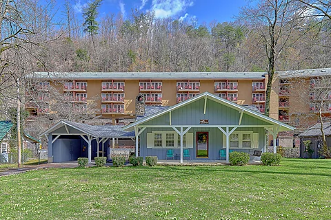 2 Bedroom Cozy Cabin Gatlinburg Walking Distance - Aspen House