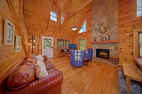 4 Bedroom Cabin with Smart TV and Fireplace - Autumn Ridge