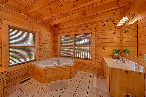 In-Suite Jacuzzi Tub - Autumn Ridge