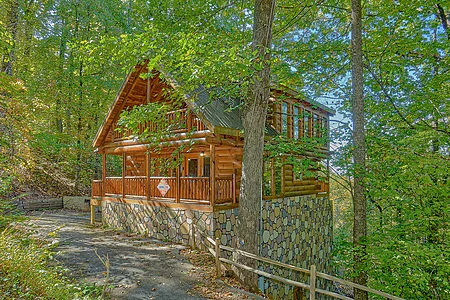 Dancing Bear VII: 2 Bedroom Sevierville Cabin Rental