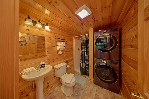 Cabin Master Bath with washer and dryer - Bear Envy