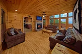 4 bedroom log cabin with Living room fireplace 