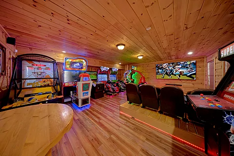 Game room and Theater Room in 4 bedroom cabin - Bears and Honey