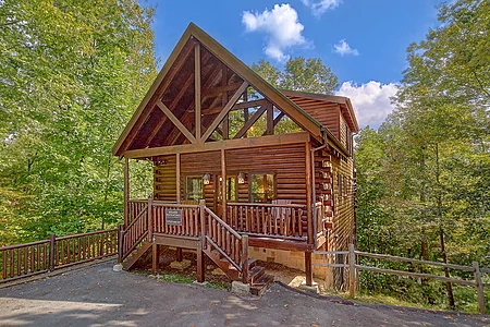 Big Bears Den: 4 Bedroom Gatlinburg Vacation Home Rental