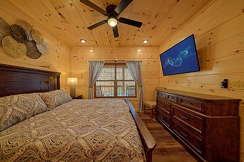 5 bedroom cabin with King Master Bedroom - Brooks Haven