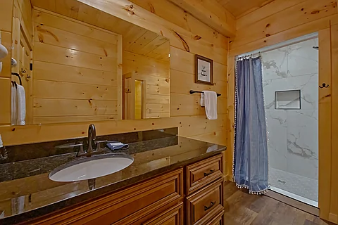 Master Bathroom with shower in 5 bedroom cabin - Brooks Haven