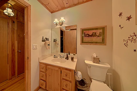 Main Level Bathroom - Bruno's Mountain Cave