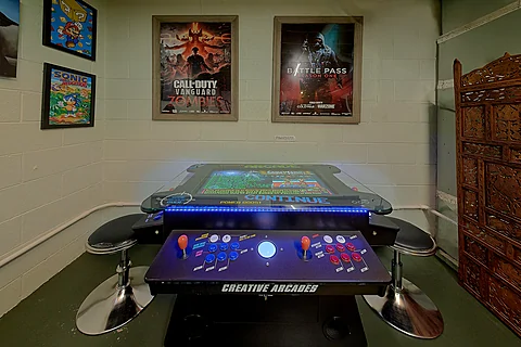 3 Bedroom Cabin with Unique 4 Player Arcade - Bruno's Mountain Cave