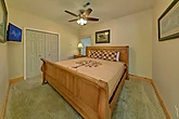 4 Bedroom cabin with Private Queen bedroom