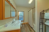 Lodge cabin rental with 3 Private Bathrooms