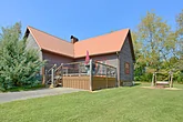 4 bedroom cabin rental with an RV hookup