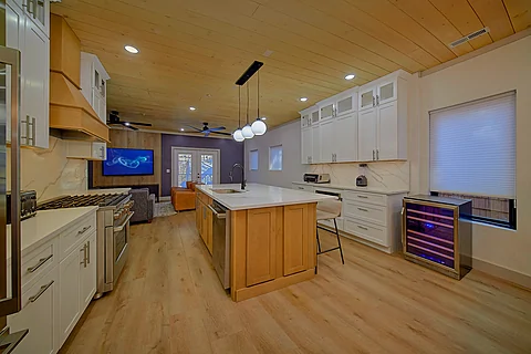 Gatlinburg cabin with luxurious kitchen  - Downtown Gatlinburg Cabin