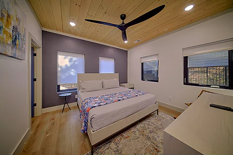 5 king bedrooms in Gatlinburg cabin rental - Downtown Gatlinburg Cabin