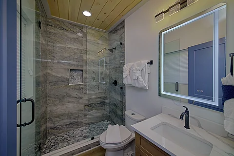 Cabin in Dowtown Gatlinburg with 6 full baths - Downtown Gatlinburg Cabin