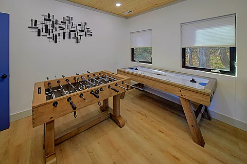 Gatlinburg cabin with air hockey and foosball  - Downtown Gatlinburg Cabin