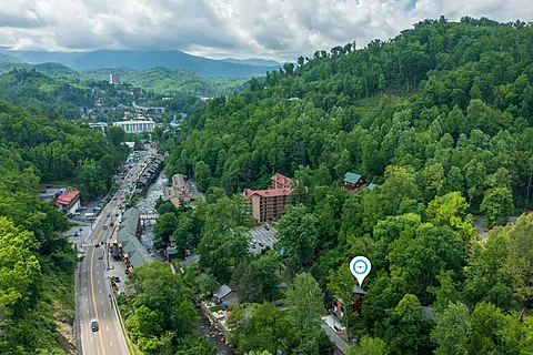 Cabin in walking distance of downtown Gatlinburg - Downtown Gatlinburg Cabin