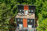 Downtown Gatlinburg cabin with rooftop seats
