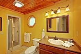 1 Bedroom Cabin with Private Bath and Jacuzzi