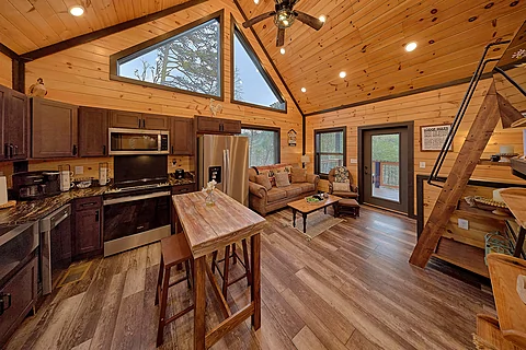 Luxury 2 Bedroom Cabin with Spacious Kitchen - Fiesta Hills Hideaway