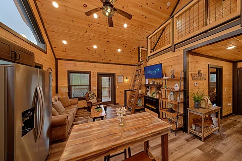 Smoky Mountain Cabin with Full Kitchen - Fiesta Hills Hideaway