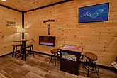 Luxury 2 Bedroom Cabin with Arcade Sleeps 8