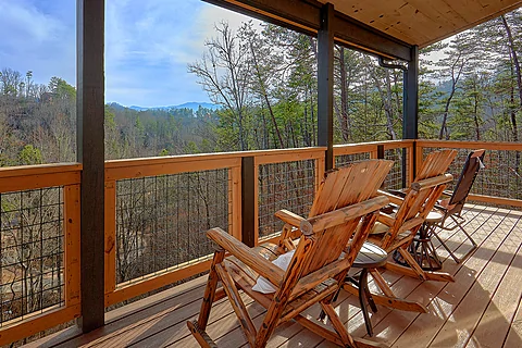 Private Cabin in the Smokies with Mountain View  - Fiesta Hills Hideaway
