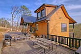 Luxury 2 Bedroom Cabin with Outdoor Seating